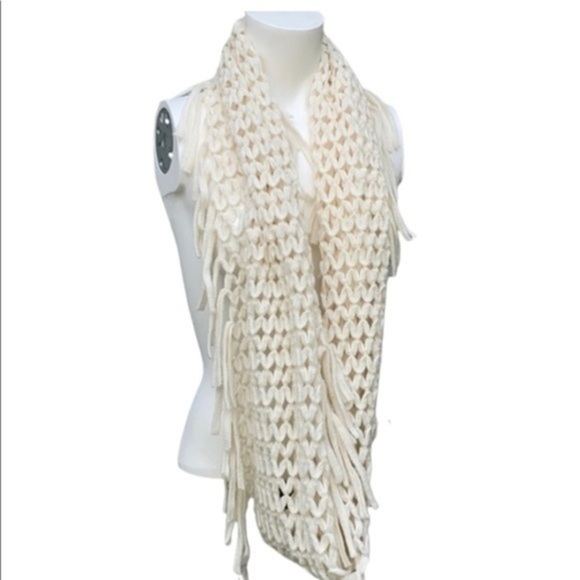 Mudd fringe infinity scarf - Picture 1 of 2